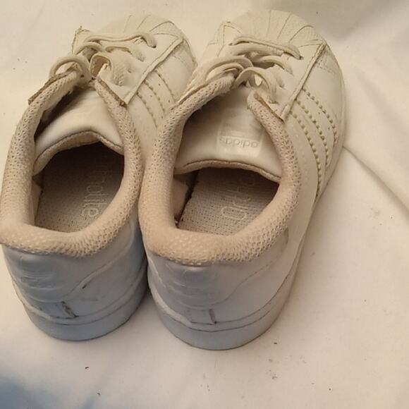 Adidas Toddler Size 9.5 Shell Toe Ortholite Cream Shoes - Picture 4 of 10